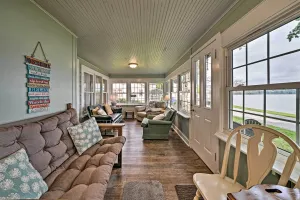 Image of Boat and Ski Home on Edinboro Lake with Grill!