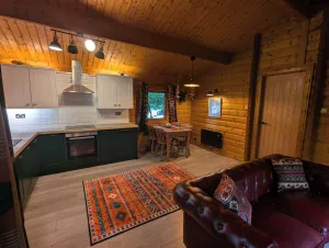 Image of Pineshadow Lodge-Dog Friendly Kenwick Park Louth