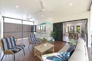 Image of Urbanretreat Modern Outdoor Dining Backyard