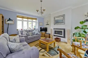 Image of Delightful Apartment in Prime Location Near Hampstead Heath by Underthedoormat