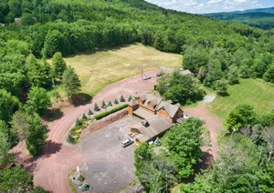 Image of The Haüs Windham - Luxury Suites, Hot Tub, Mountain Views!