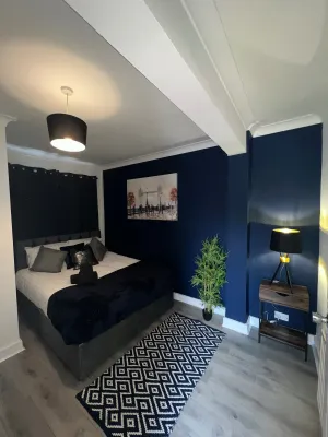 Image of Gms Luxury House in Chatham