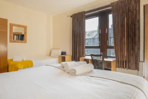 Image of 4 Bedroom Apartment By Sensational Stay Short Lets & Serviced Accommodation, Aberdeen , Roslin Street With Free Wi-fi & Netflix