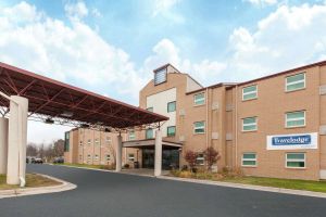 Image of Travelodge by Wyndham Romulus Detroit Airport