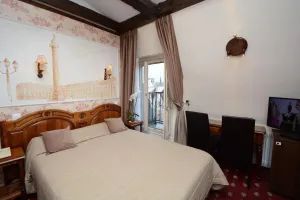 Image of Familia Hotel