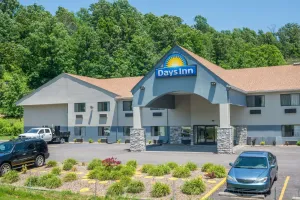Image of Days Inn by Wyndham Ashland