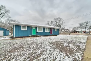 Image of Stylish Vacation Rental - Walk to ISU!