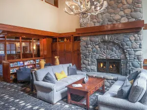 Image of Highlands Lodge 406 by East West Hospitality