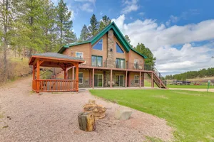 Image of Cabin with On-Site Trails - 15 Miles to Mt Rushmore!