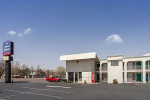 Image of Howard Johnson by Wyndham Colorado Springs