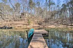 Image of Family-Friendly Lake Lanier Escape on 2 and Acres!