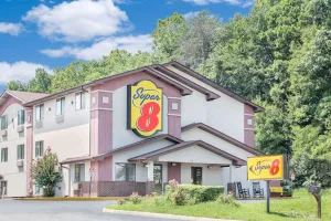 Image of Super 8 by Wyndham Roanoke VA