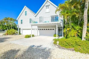 Image of North Beach Village 6325 3 Bedroom Home by RedAwning