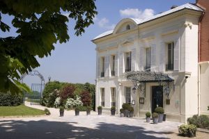 Image of Pavillon Henri IV Hotel Restaurant Gastronomique Terrasse