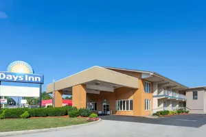 Image of Days Inn by Wyndham Breezewood