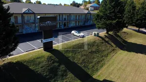 Image of Brentwood inn & Suites - Lynchburg