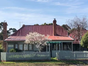 Image of Kerrellie Cottages 2, 4 & 8 Reid Street