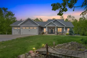 Image of Lakeside Retreat With Hot Tub & Game Room 3 Bedroom Home