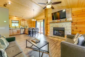 Image of Maggie Valley Cabin 4 Mi to Cataloochee Ski Area!
