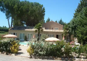 Image of Gites Climatisés Piscine Chauffée La Balancelle