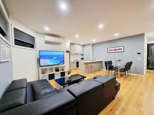 Image of Rosie Townhouse - Modern home in Sunshine