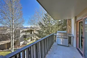 Image of Cozy-Luxe Colorado Condo Next to Base Village