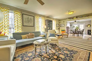 Image of Historic Farmhouse with Chefs Kitchen Near Wineries