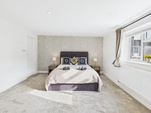 Image of Central Guest Room - En-Suite Parking & Garden