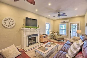 Image of Bright Bradenton Retreat: 1 Mi to Downtown!