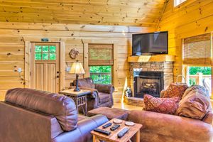 Image of Quiet Blue Ridge Mountain Retreat with Deck!