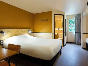 Image of Greet Hôtel Villeneuve la Garenne - rénové
