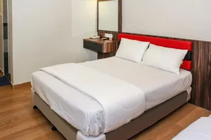 Image of OYO 90027 Happy Hotel