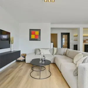 Image of Huswell - Stunning modern apartment with terrace and parking