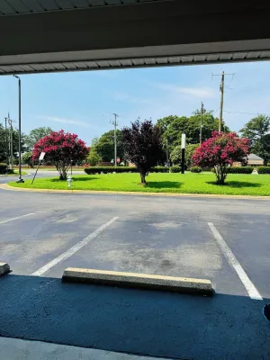 Image of EXECUTIVE INN