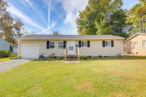 Image of New Bern Abode with Yard about 2 Mi to Neuse River