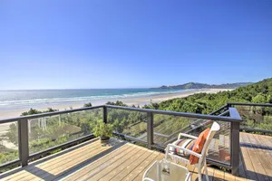 Image of Pacific Penthouse with Sunroom and Ocean Views!
