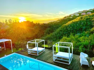 Image of VILLA COLINA