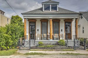 Image of Classic New Orleans Home Near River, Zoo & Tram!