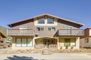 Image of Stunning Red River Retreat Next to Ski Lift!