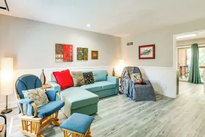 Image of Shop, Dine & Unwind: Walkable Overland Park Home