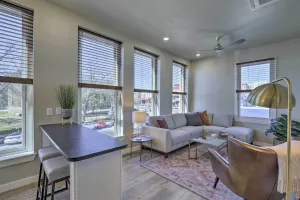 Image of Stylish San Marcos Apt in the Heart of Dwtn!