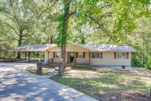 Image of Peaceful Alabama Vacation Rental with Large Deck