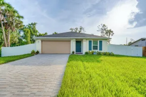 Image of 3 Mi to Port Charlotte Beach Park: Home w/ Patio!