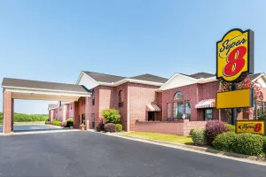 Image of Super 8 by Wyndham Searcy AR