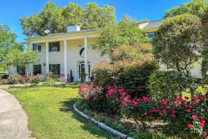 Image of Spacious Madisonville Estate w/ Grill & Pond Views