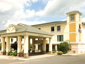 Image of Comfort Inn & Suites Mount Pocono