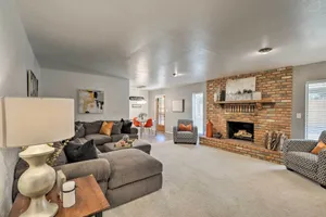 Image of Country Club Home 18 Mi to Arizona Snowbowl!