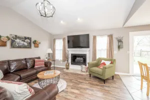 Image of Main Street Cottage For 6
