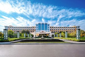 Image of Crowne Plaza Zhengzhou by IHG