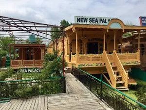 Image of New Sea Palace Houseboats